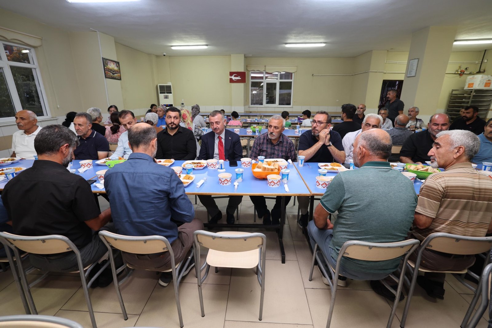 Başkan Büyükakın, Körfez Cemevi’nde Muharrem ayı orucuna katıldı