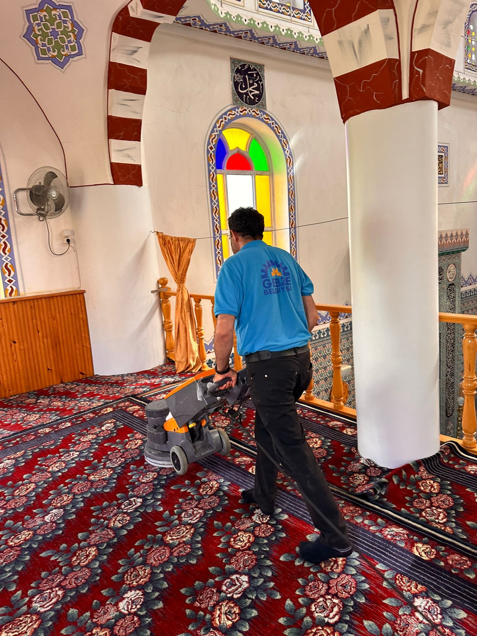 Cami ve ibadethaneler  bayrama hazırlanıyor