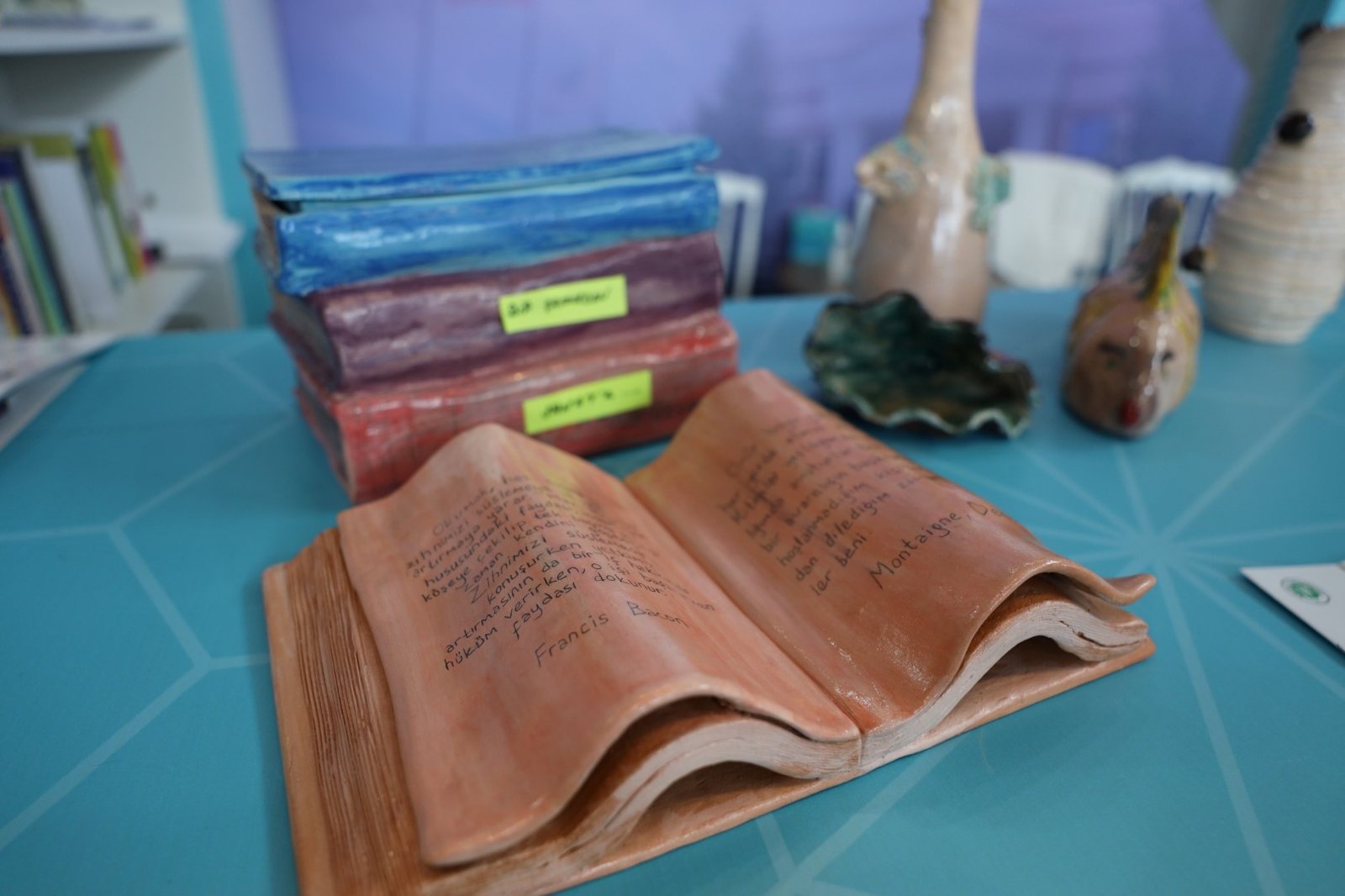 KOÜ’den Kitap Fuarına özel dip çamurundan seramik kitap