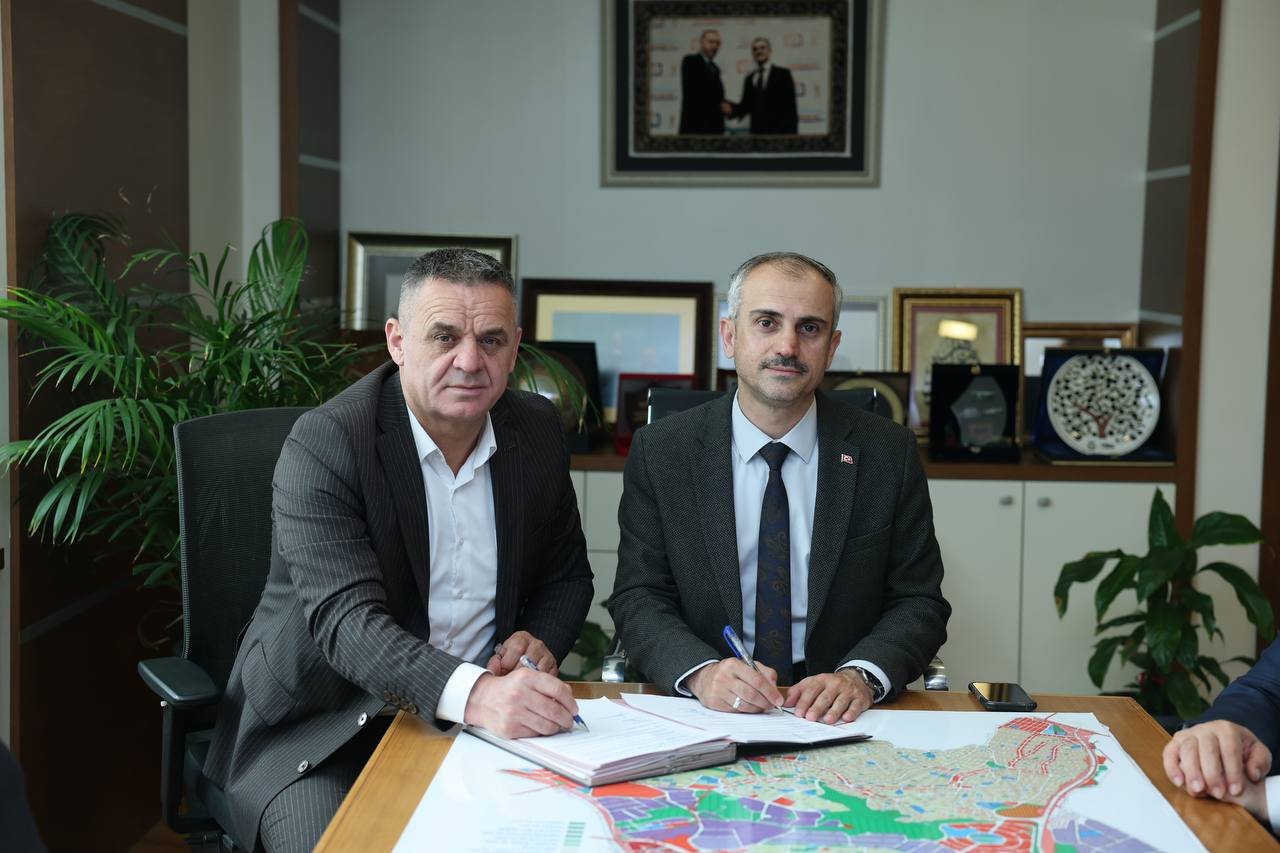 Çayırova Belediyesi’nde toplu iş sözleşmesi imzalandı