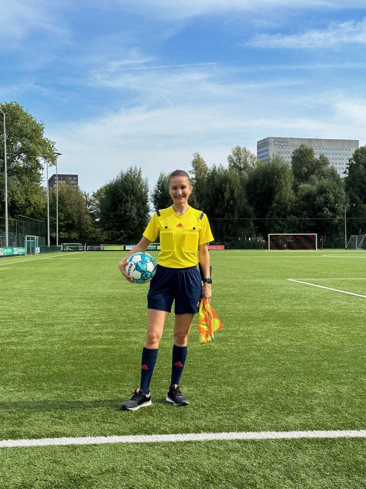 FIFA kokartlı kadın hakem Türkiye’de bir ilke imza attı