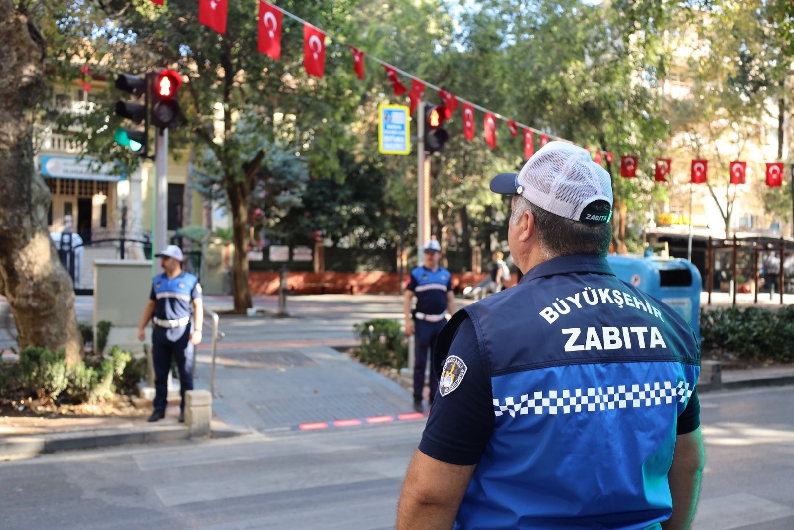 Büyükşehir Zabıtası ile okul yolu daha güvenli