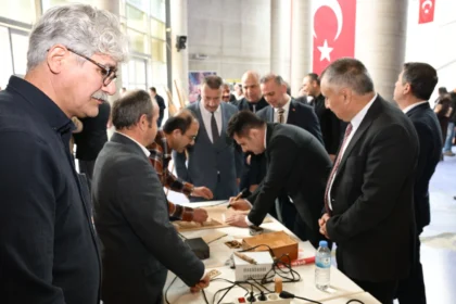 Bursa'da meslek liselerinde geleneksel zanaatların öğretilmesi