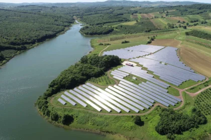 Kocaeli'de İSU ve İZAYDAŞ'ın yenilenebilir enerji yatırımlarıyla üretilen elektrik