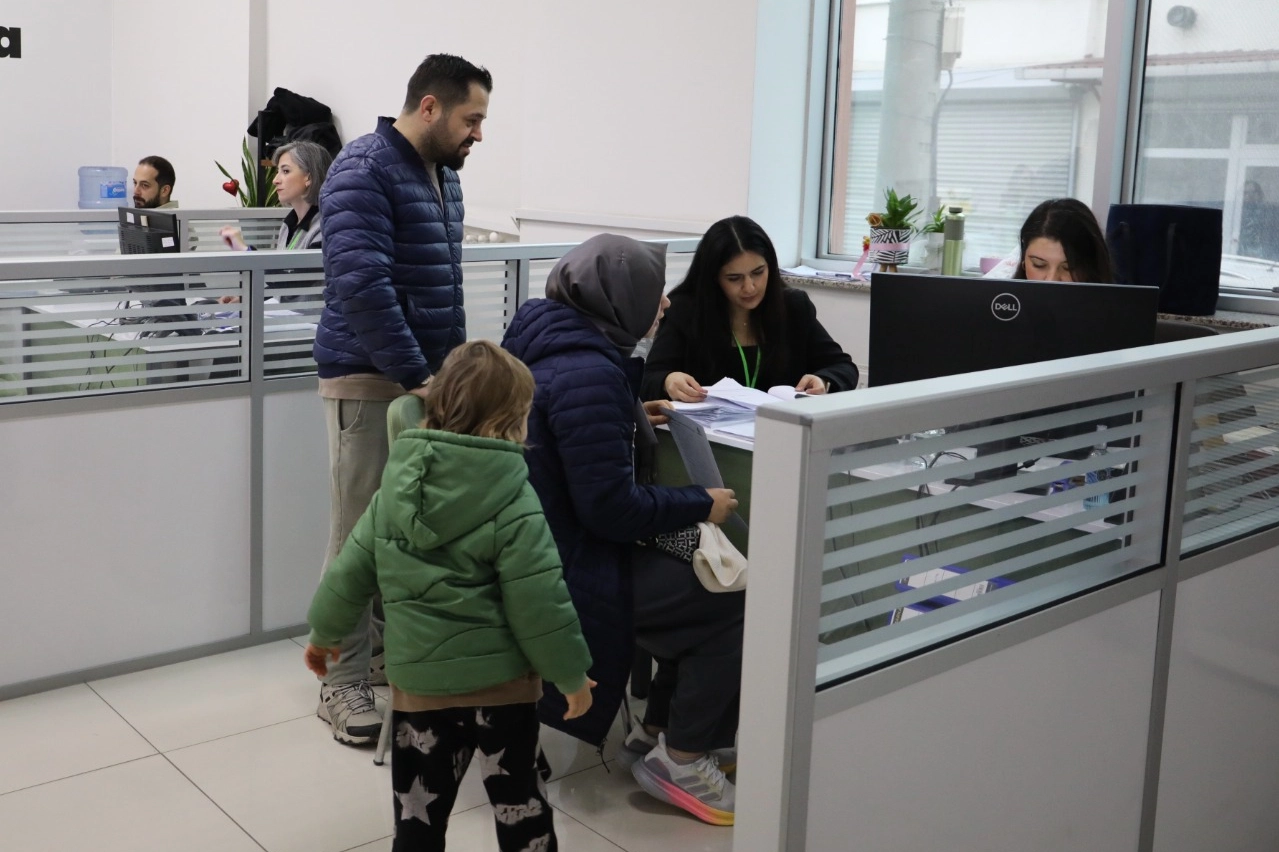 İzmit Çınar Çocuk Evleri'nde ön kayıt sürecinin başladığını gösteren görsel