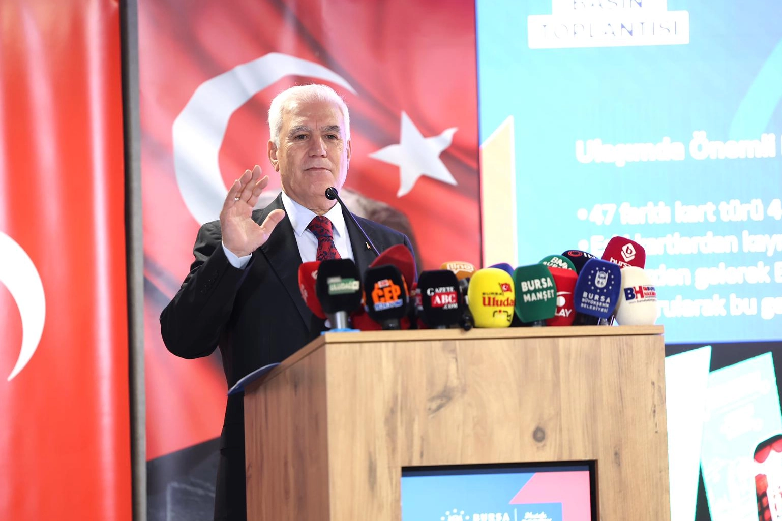 Bursa Büyükşehir Belediye Başkanı Mustafa Bozbey'in de aralarında bulunduğu 59 şüphelinin gözaltına alındığı operasyon.