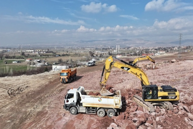 Kocasinan Belediyesi, hizmet binaları ve tesisleri için güneş enerjisi santrali kuruyor.