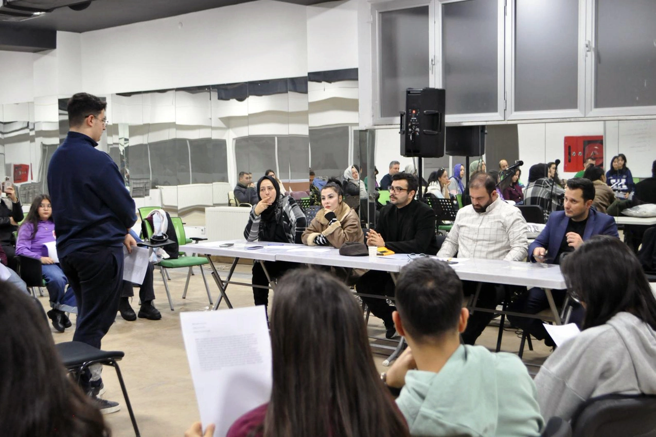 Talas Karadut Tiyatrosu oyuncu seçmeleri ilanı