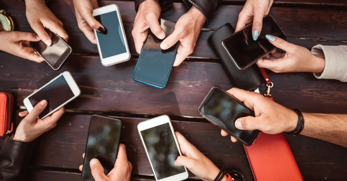 Türkiye'de internet kullanım süresinin dünya ortalamasını aştığını gösteren grafik