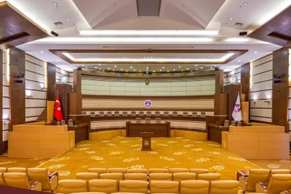 Anayasa Mahkemesi'nin vergi mükelleflerine yönelik elektronik tebligat düzenlemesinde bakanlığın yetkisini sınırlandıran kararı.