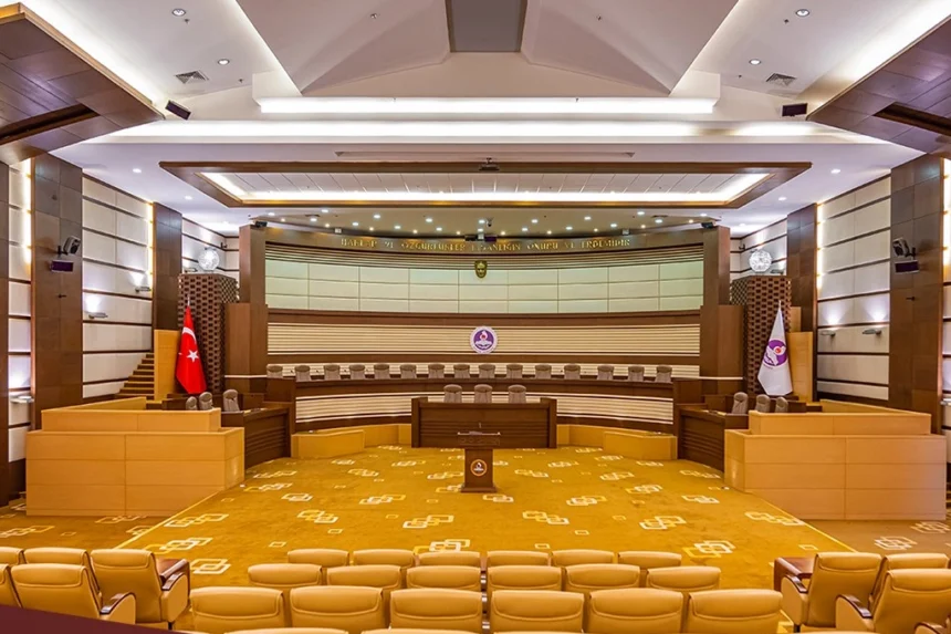 Anayasa Mahkemesi'nin vergi mükelleflerine yönelik elektronik tebligat düzenlemesinde bakanlığın yetkisini sınırlandıran kararı.