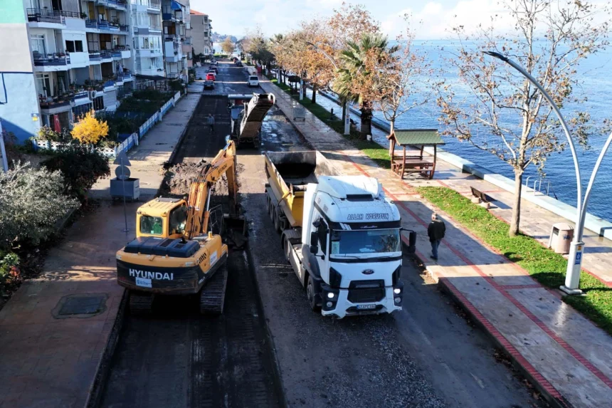 Kocaeli'nin doğu yakasında Büyükşehir Belediyesi tarafından yapılan ulaşım ve altyapı yatırımlarını gösteren görsel.