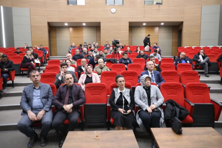 Melikgazi Belediyesi personeline verilen kurumsal aidiyet eğitimi