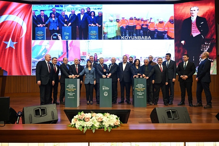 Ankara Büyükşehir Belediye Başkanı Mansur Yavaş, ASKİ'nin yeni projelerinin temel atma ve açılış töreninde konuşma yapıyor.