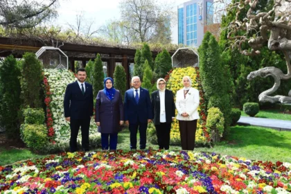 AK Parti Genel Merkez Kadın Kolları Başkanı Tuğba Işık Ercan, Kayseri Büyükşehir Belediye Başkanı Dr. Memduh Büyükkılıç'ı ziyaret etti.