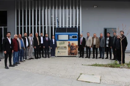 Antalya Büyükşehir Belediyesi'nin Gazipaşa'da başlattığı Çiftçi Kart Projesi'nin çevre dostu tarım uygulamalarını gösteren görsel