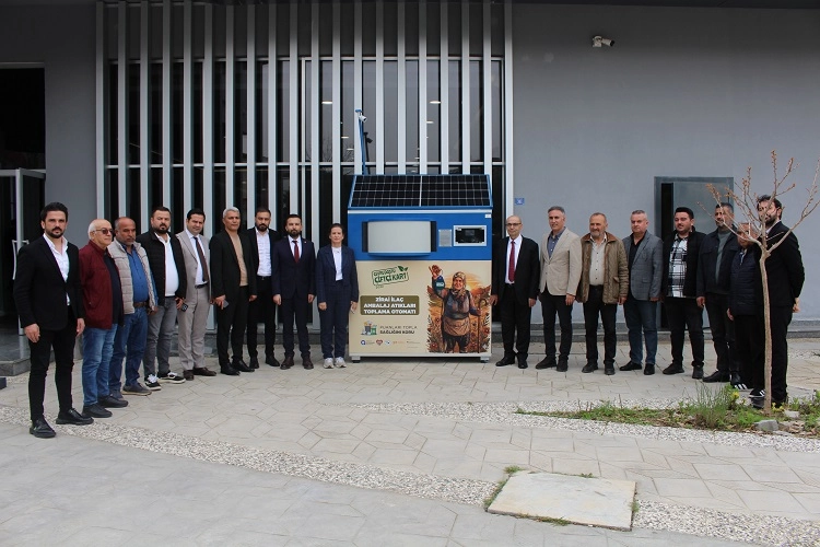 Antalya Büyükşehir Belediyesi'nin Gazipaşa'da başlattığı Çiftçi Kart Projesi'nin çevre dostu tarım uygulamalarını gösteren görsel