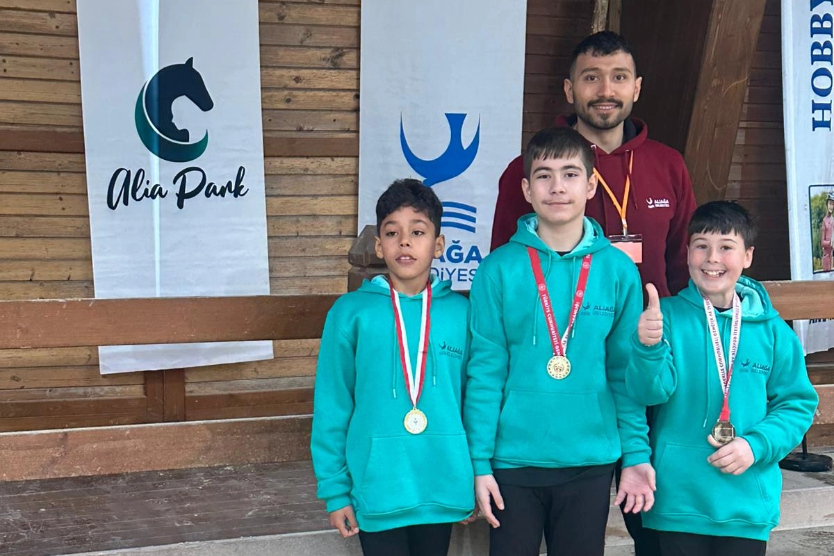 Aliağa özel sporcuları para masa tenisi ve atlı cimnastik şampiyonalarında elde ettikleri çifte şampiyonlukla gururlandı.