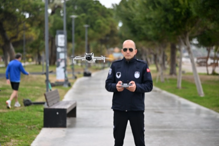 Antalya'da zabıta ekiplerinin drone ile havadan denetim yapması