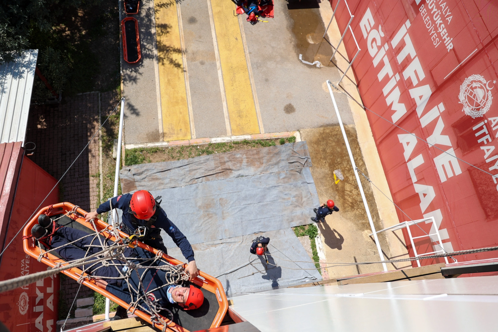 Antalya itfaiyesinin yeni atanan 45 itfaiye eri görev başında