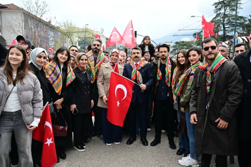 Kuruluş Osman dizisi oyuncuları Bursa'da fetih kutlamalarına katıldı.