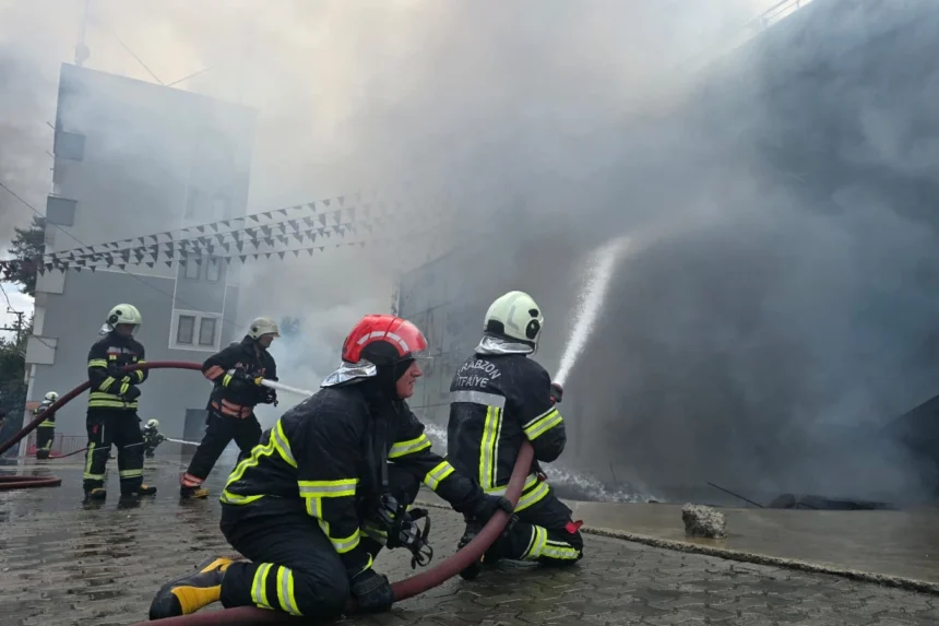 Trabzon Büyükşehir Belediyesi İtfaiyesi ekipleri, 2024-2026 yılları arasında 18 ilçede toplam 10 bin 61 olaya müdahale etti.