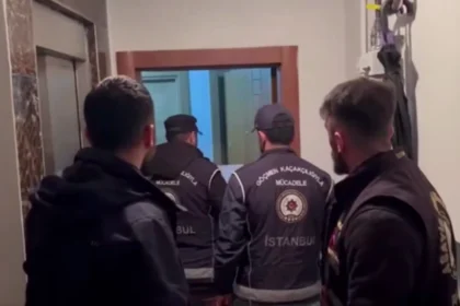 İstanbul merkezli 6 ilde düzenlenen göçmen kaçakçılığı operasyonunda gözaltına alınan şüpheliler