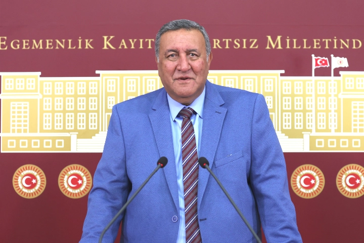 CHP Milletvekili Ömer Fethi Gürer, marketlerde pestisit laboratuvarı kurulması çağrısı yapıyor.