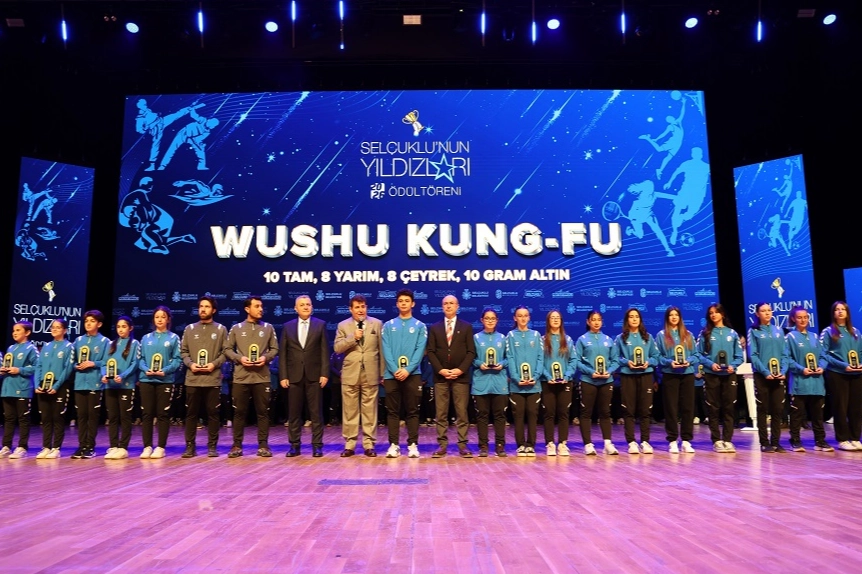 Selçuklu Belediyespor'un başarılı sporcuları ödül töreninde