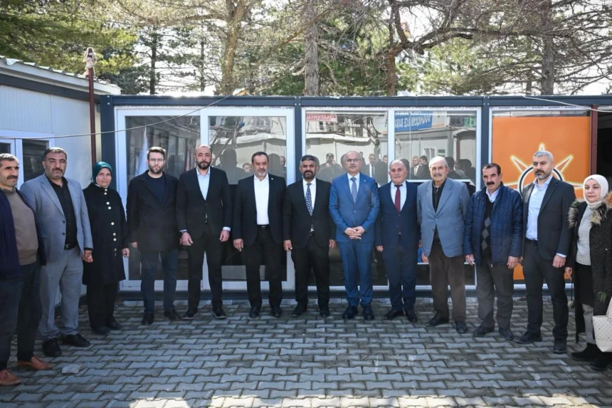 Malatya Büyükşehir Belediye Başkanı Sami Er, Doğanşehir'de temaslarda bulundu.