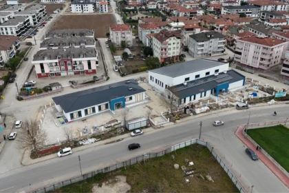 Sakarya Arifiye Yüzme Havuzu ve Gençlik Merkezi Projesi tamamlanma aşamasında