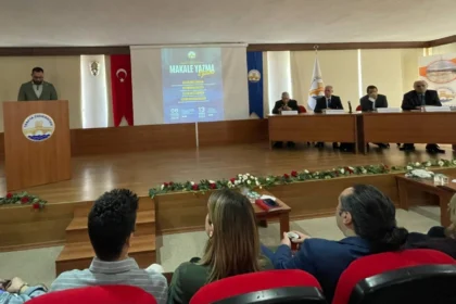 İpsala MYO akademisyenleri Keşan'da bilimsel yayıncılık eğitimi aldı.