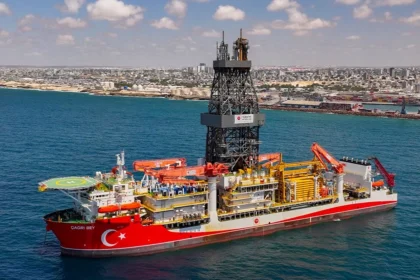 Çağrı Bey gemisi Somali kıyılarında enerji sondajı yapıyor.