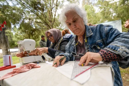 İzmir Meslek Fabrikası'nda zorluklara rağmen devam eden eğitim ve üretim faaliyetleri
