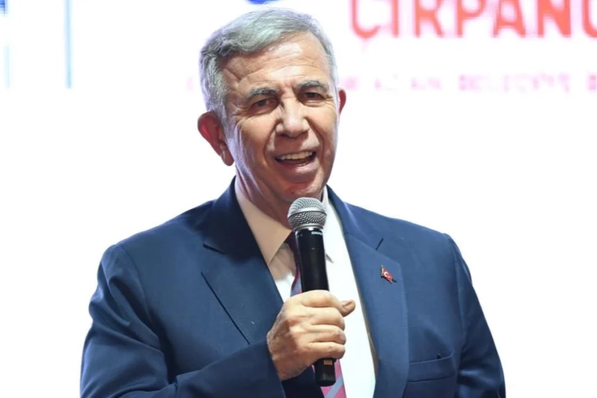 Ankara Büyükşehir Belediye Başkanı Mansur Yavaş, CHP İl Başkanı'nın gözaltına alınmasına tepki gösteriyor.