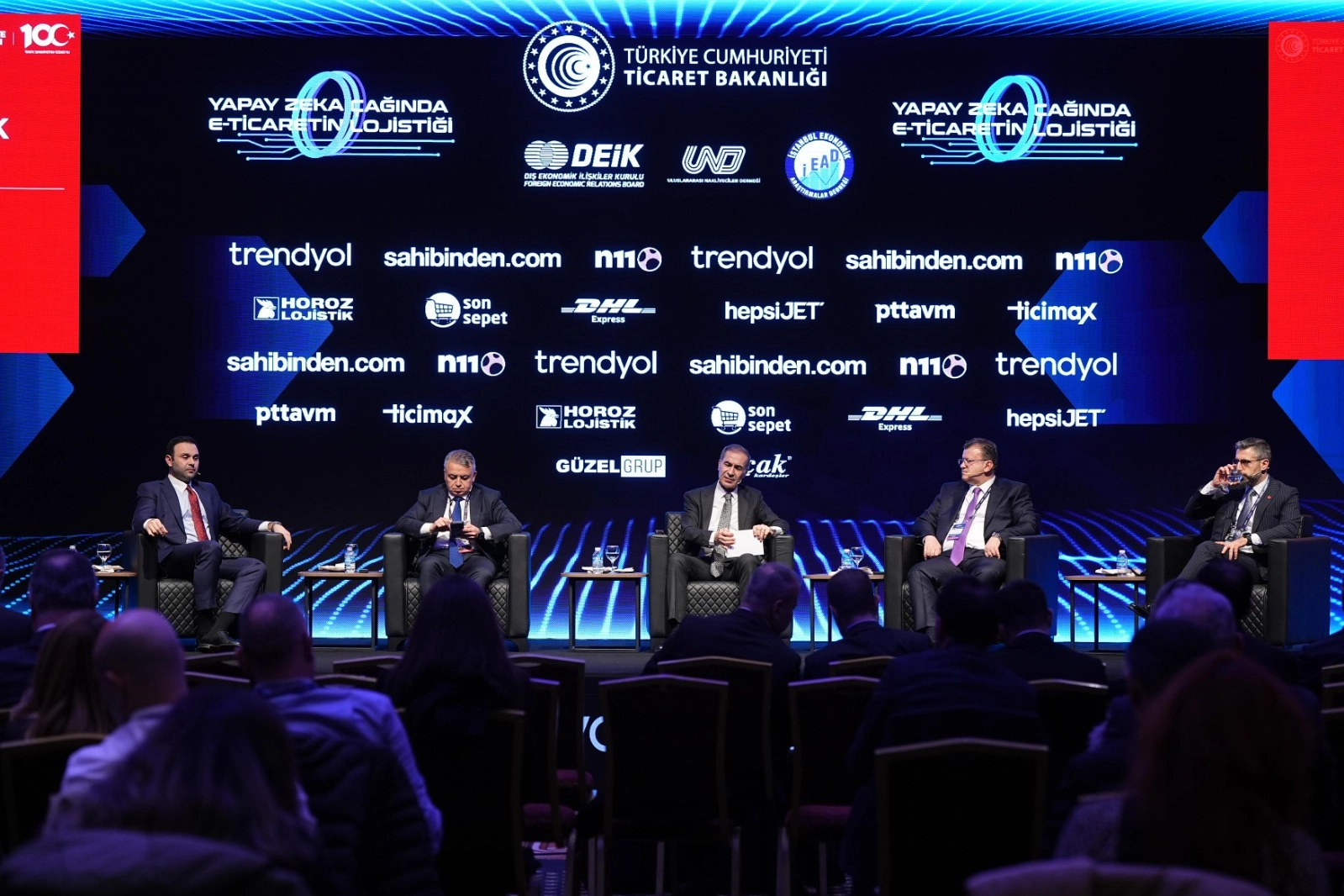 Türkiye'nin ulaştırma altyapısına yapılacak 200 milyar dolarlık yatırım planını gösteren görsel