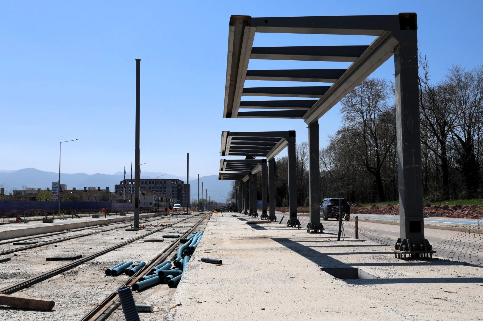 Kartepe Tramvay Hattı'nda durak montajı başladı, Kocaeli'nin ulaşım ağı genişliyor