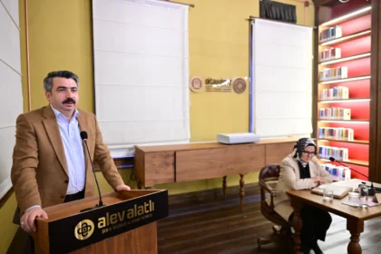 Ayşe Böhürler, Bursa Yıldırım'da kültür politikaları üzerine konuştu.