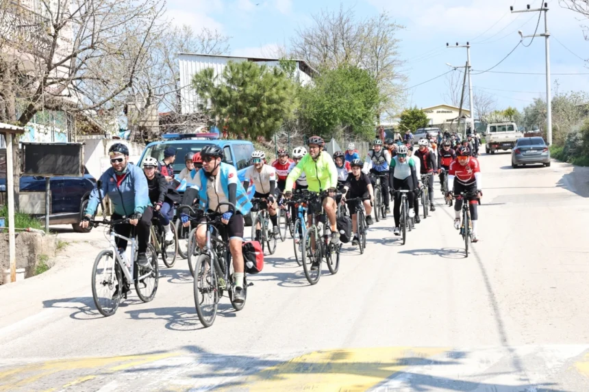 Granfondo Bursa hazırlıkları kapsamında Nilüfer'de düzenlenen buluşma etkinliğinden genel görünüm.