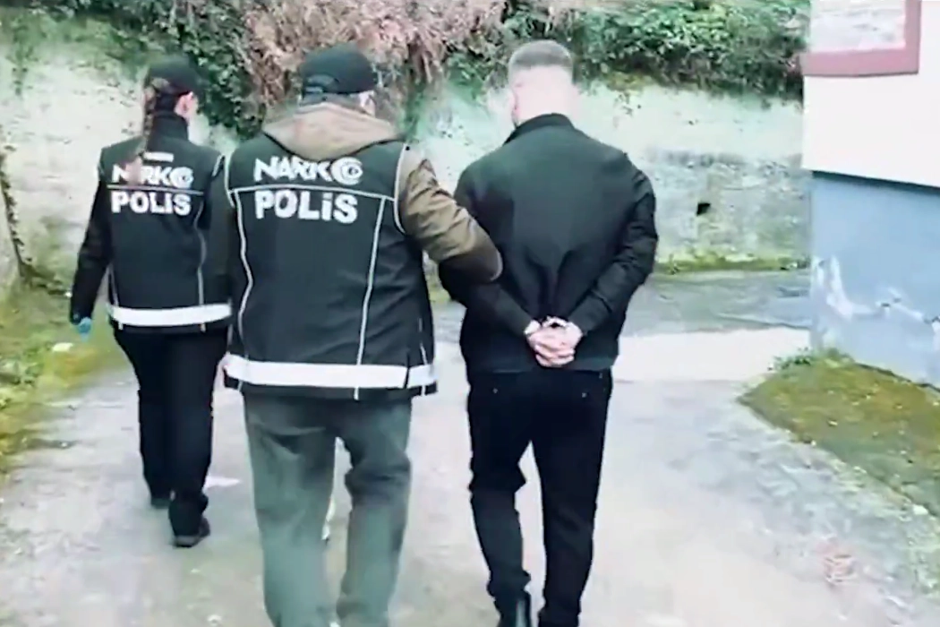 Türkiye genelinde 67 ilde düzenlenen uyuşturucu operasyonunda gözaltına alınan şüpheliler