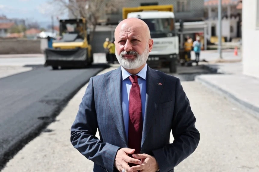 Kocasinan ilçesinde devam eden yol yenileme ve asfaltlama çalışmaları