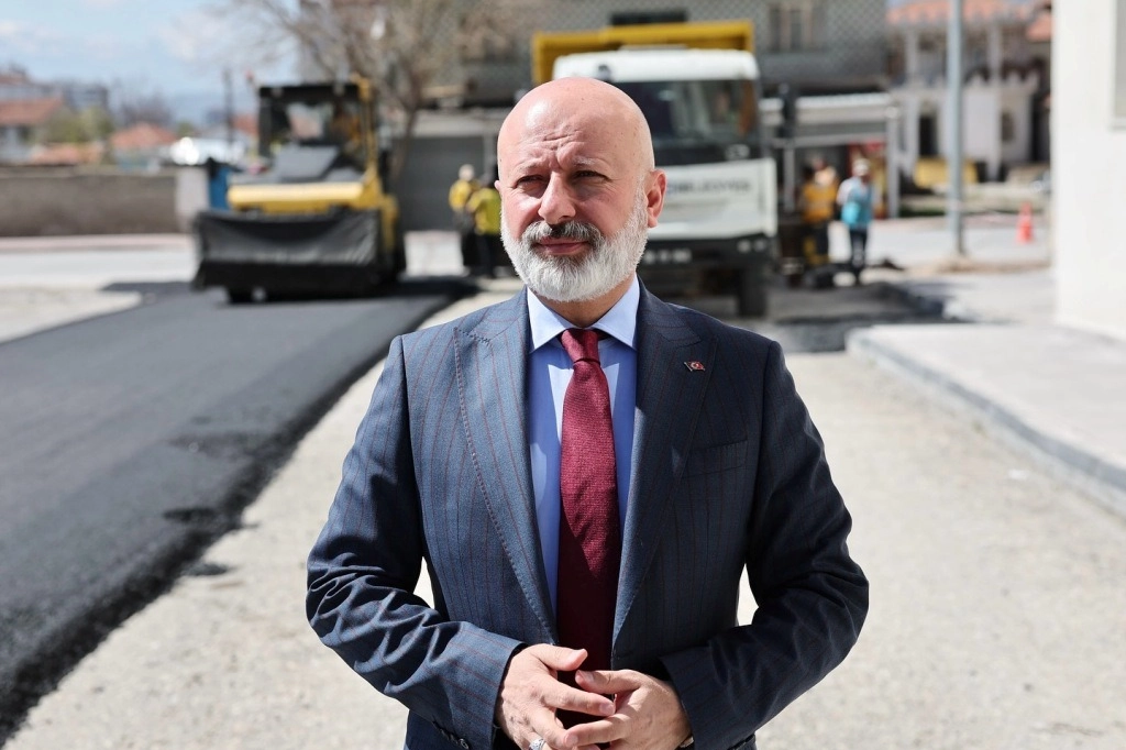 Kocasinan ilçesinde devam eden yol yenileme ve asfaltlama çalışmaları