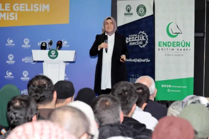 Karatay'da düzenlenen Evlilik ve Aile Gelişim Akademisi'nde iletişim sanatı üzerine eğitim verildi.