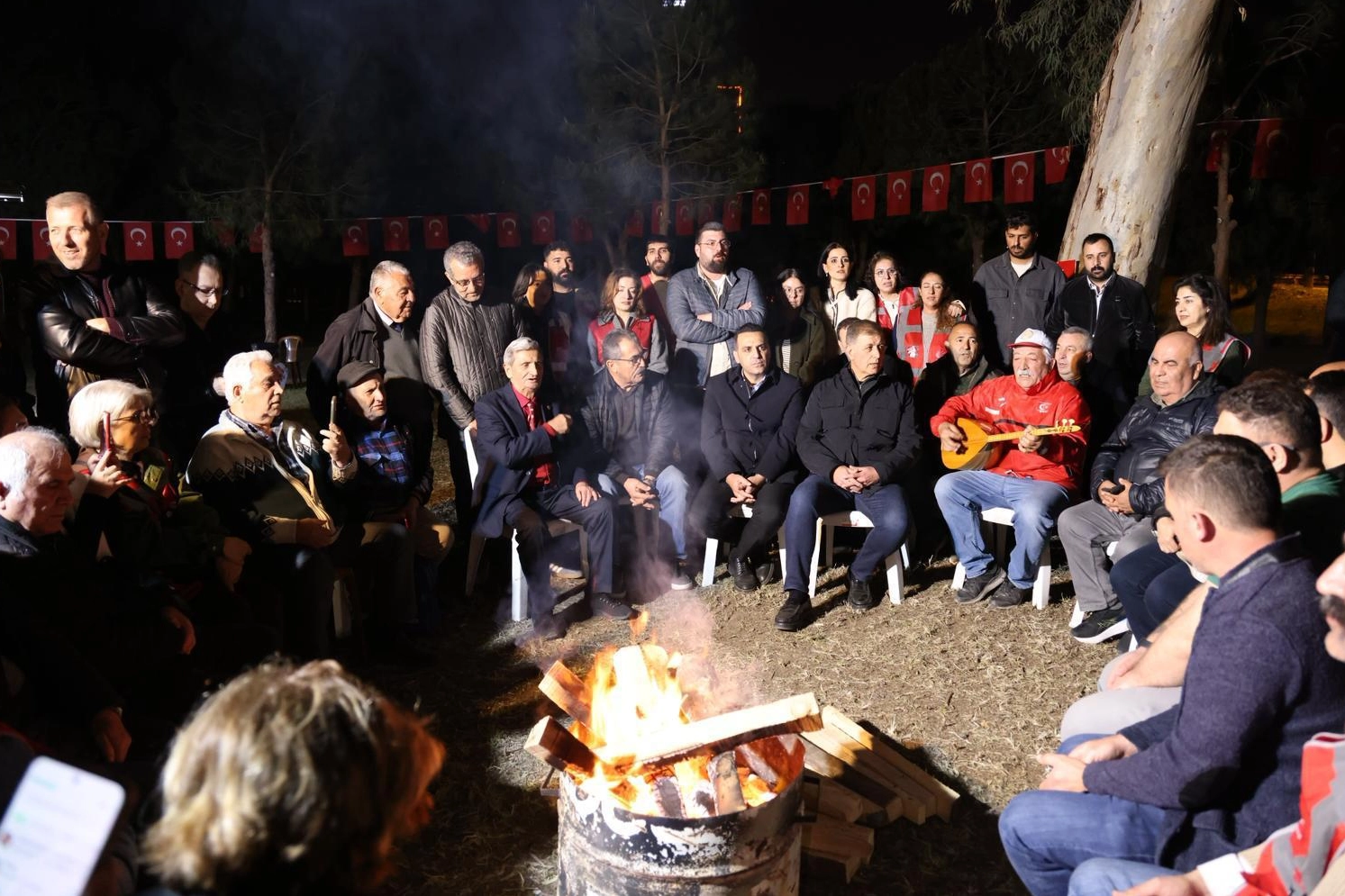 İzmir Meslek Fabrikası nöbeti ve halk desteği