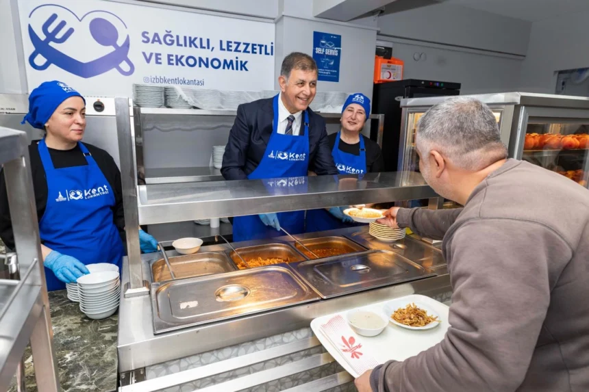 İzmir'de 25 TL'ye sunulan uygun fiyatlı Kent Lokantası sofrası