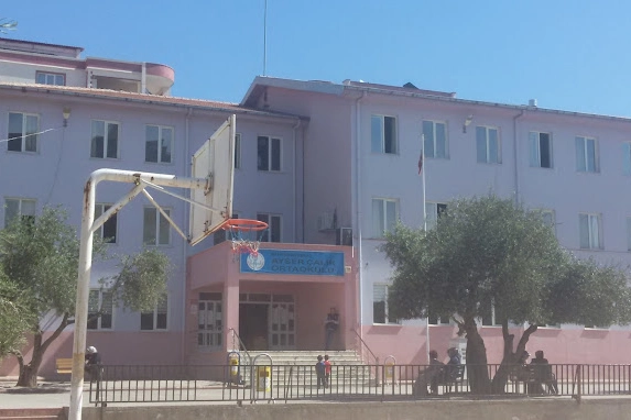 Kahramanmaraş'ta bir ortaokulda meydana gelen silahlı saldırı sonrası Milli Eğitim Bakanlığı'ndan açıklama yapıldı.