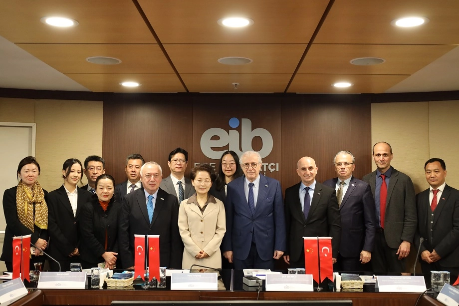 Türkiye ve Çin dış ticarette iş birliğini güçlendiriyor, İzmir ve Nanjing heyetleri bir araya geldi.