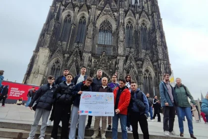 Keşanlı gençlerin Almanya'da mesleki eğitim stajı yaparken çekilmiş grup fotoğrafı