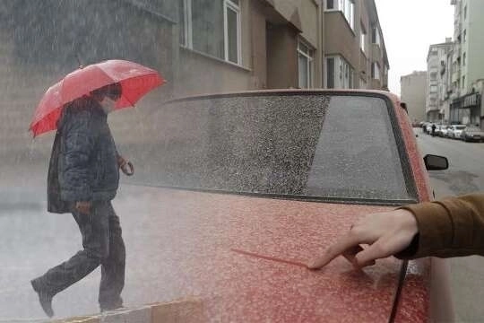 Meteoroloji'den kuvvetli yağış, rüzgar ve toz taşınımı uyarısı