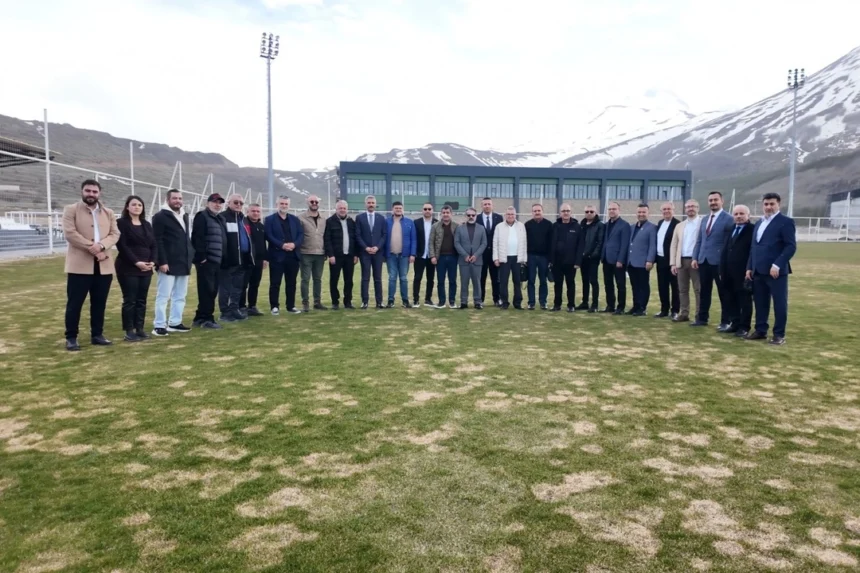 Türkiye Spor Yazarları Derneği (TSYD) üyeleri, Erciyes Yüksek İrtifa Kamp Merkezi'ni ziyaret ederek tesisler hakkında tam not verdi.